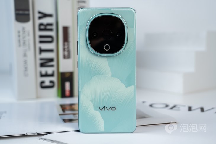 三向扬声器600%音量开辟中端机新赛道爱游戏爱体育vivo Y300评测：(图12)